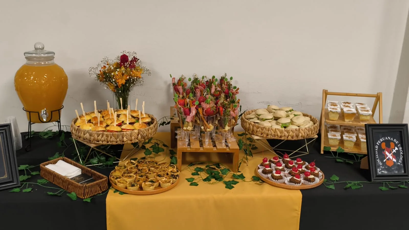 Montaje real de coffee break de Jhoremy Catering
