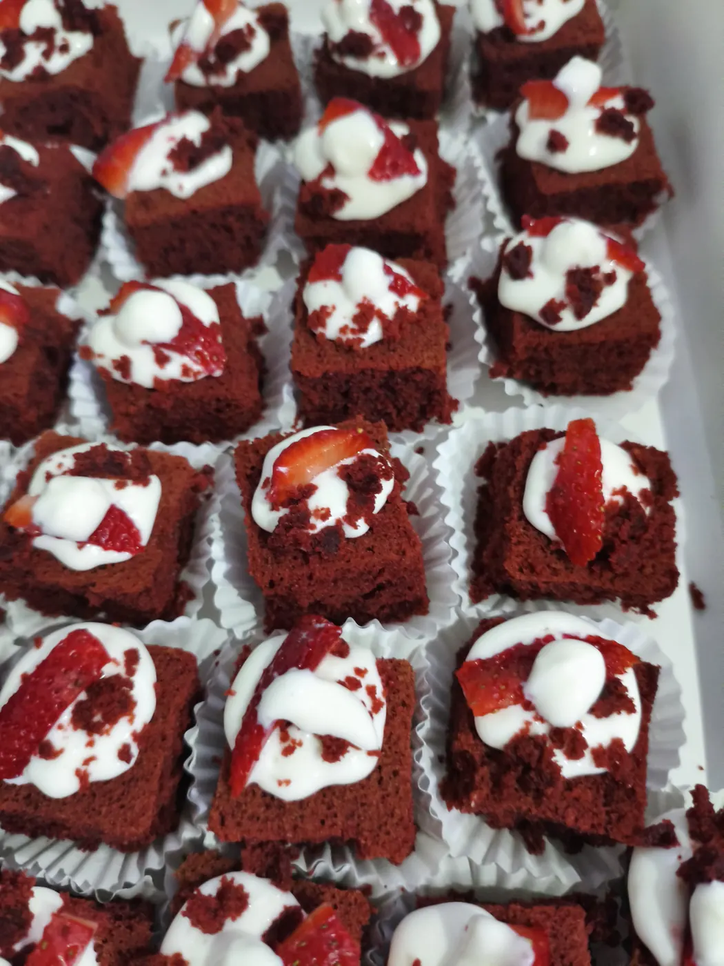 Mini red velvet reales preparados por Jhoremy